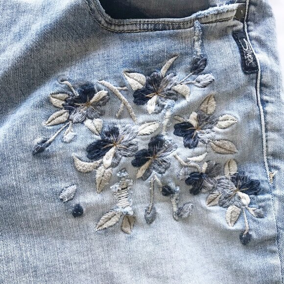 SILVER Izzy Ankle Skinny Embroidered Distressed Jeans Womens 18 - Picture 5 of 12